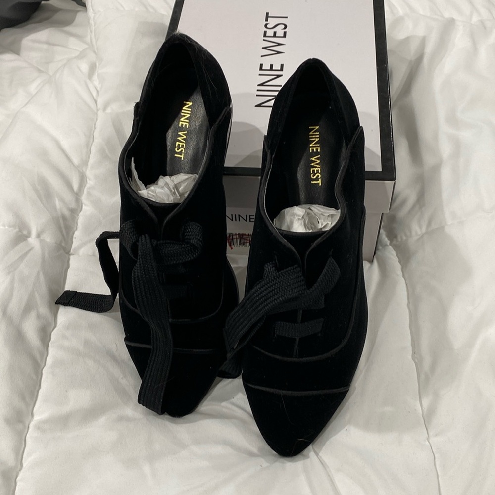 Nine West Velvet Black-colored Oxfords, Sz 8.5, BNWT